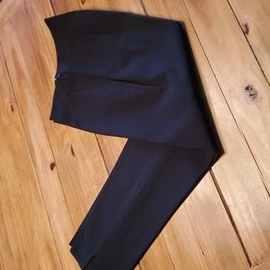 Straight leg black pant by Elliott Lauren